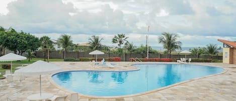 基本小木屋 | 泳池