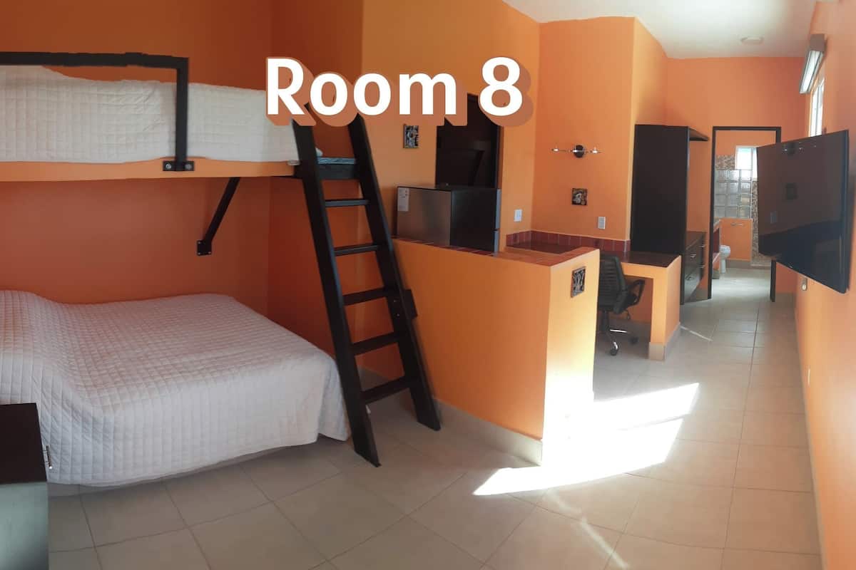 Deluxe Double or Twin Room, Bay View | Living area