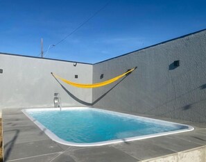 Appartement, vue piscine | Bain à remous extérieur