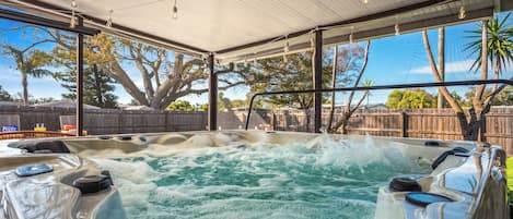 Outdoor spa tub
