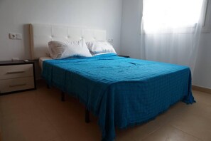 Room - Condado De Alhama Apt-pool-park-parking-sleeps4 (Alhama de Murcia)