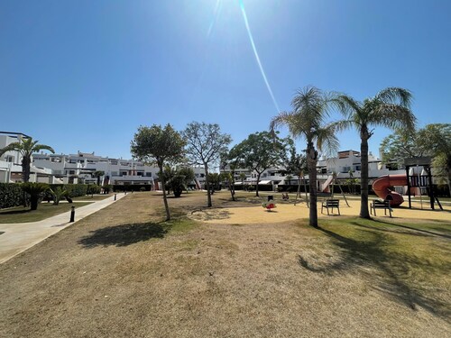 Condado De Alhama Apt-pool-park-parking-sleeps4