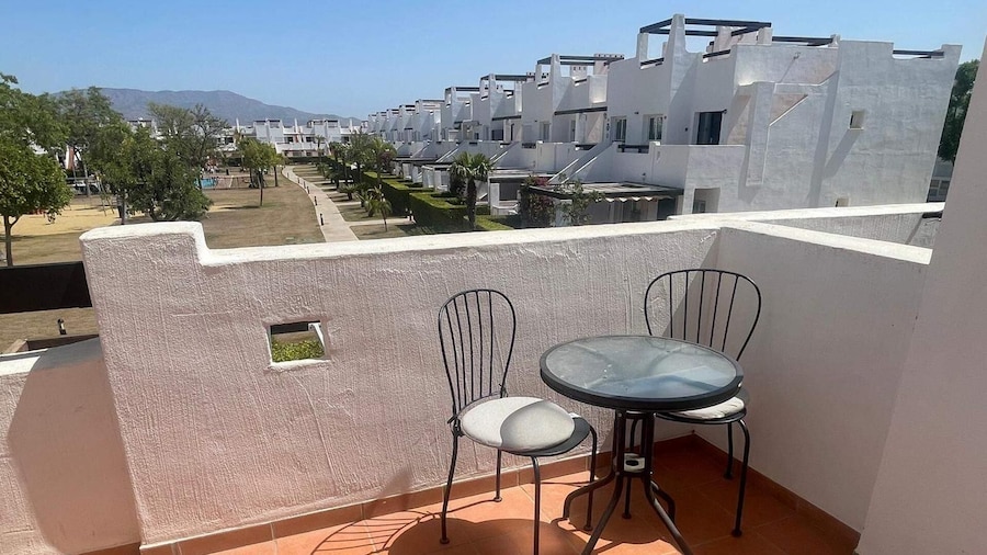 Condado De Alhama Apt-pool-park-parking-sleeps4