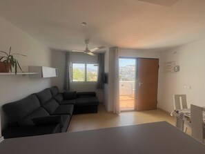Living area - Condado De Alhama Apt-pool-park-parking-sleeps4 (Alhama de Murcia)