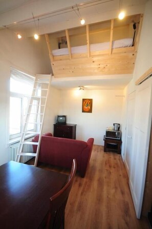 Standard Loft, Garden View | Living area - Ensche-Day Inn (Enschede)