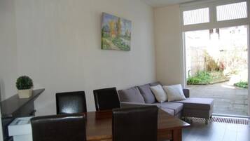 Apartamento Confort, vistas al jardín | Zona de estar