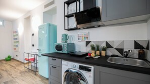 Fridge, microwave, stovetop, toaster - Italianway Easy - Andrea del Sarto 32 (Milan)