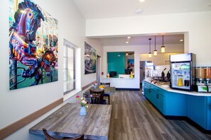 Dining - Carousel Beach Inn (Santa Cruz)