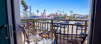 Carousel Beach Inn