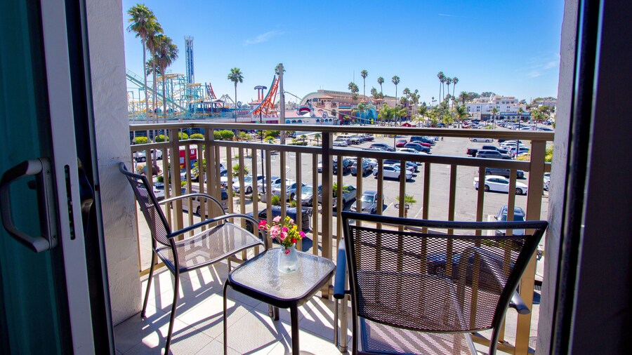 Carousel Beach Inn