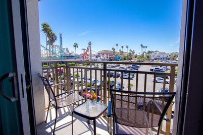 Carousel Beach Inn