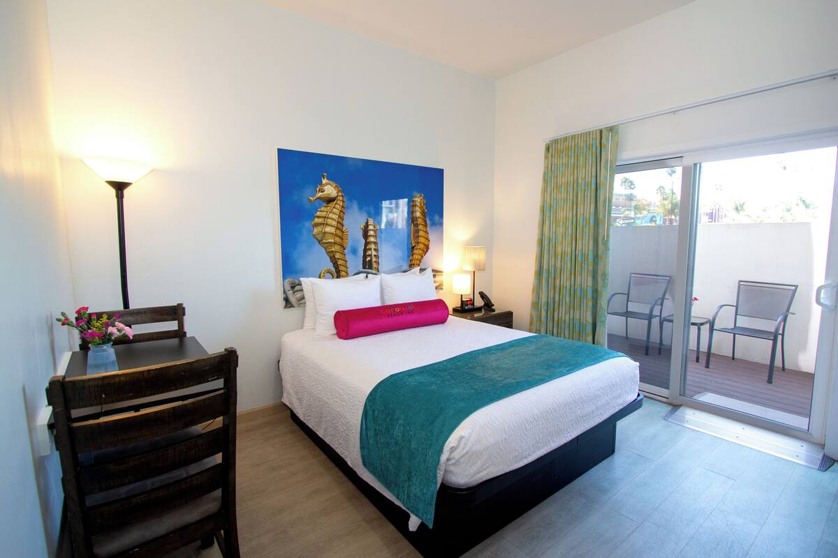 Room, 1 King Bed, Patio