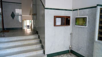 Apartamento, sacada, vista para a cidade | Parte interna