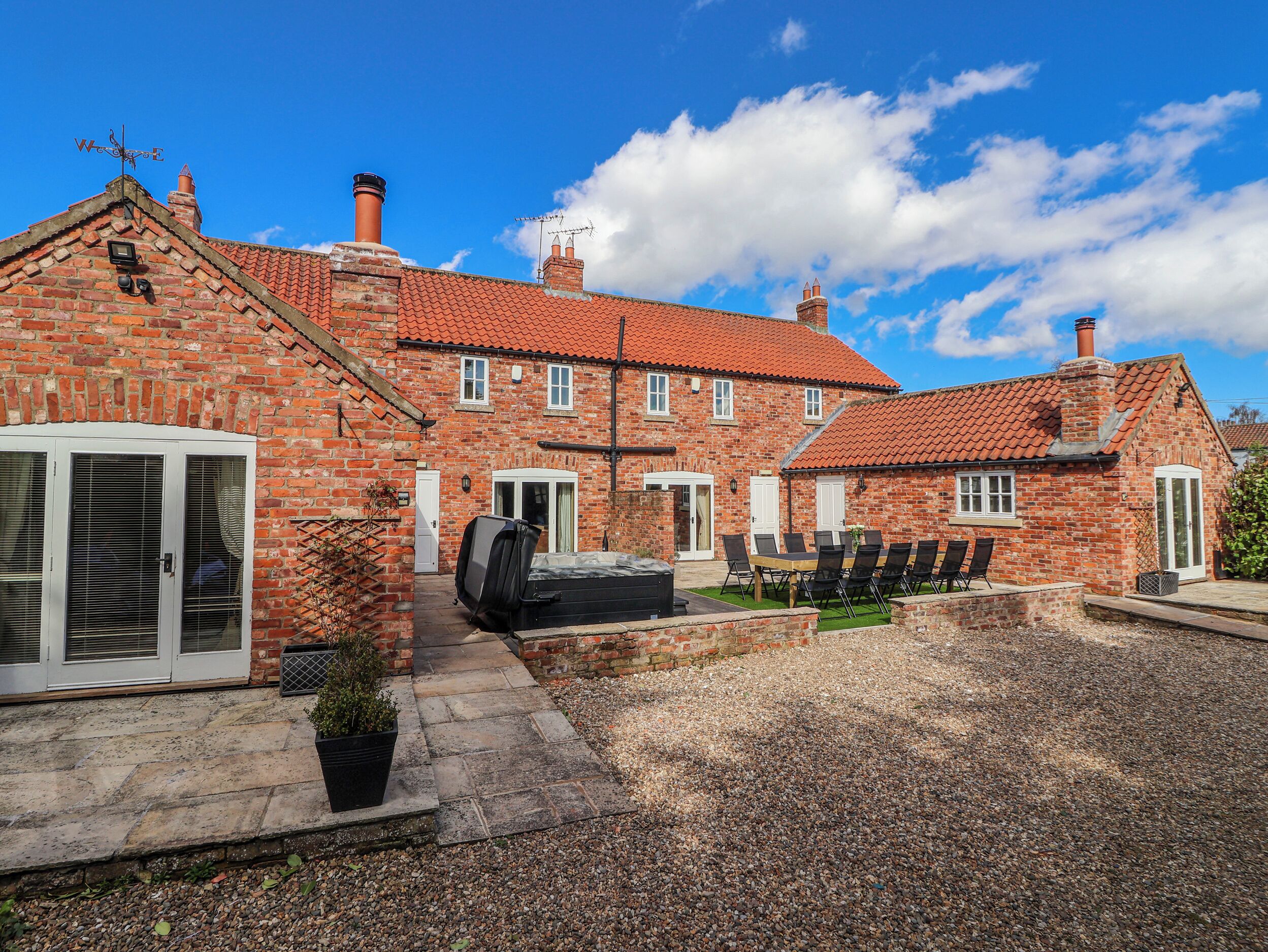 Cottage | Outdoor dining