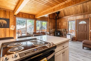 Interior - Cedar Lodge Mammoth Lakes (Mammoth Lakes)