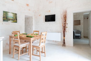 Dining - Apulian Charme Trulli (Martina Franca TA)