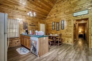 Suite | 2 bedrooms - Stairway to Heaven by Beyond Expectations (Sevierville)
