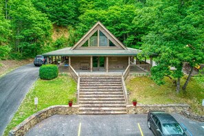 House | 2 bedrooms - Stairway to Heaven by Beyond Expectations (Sevierville)