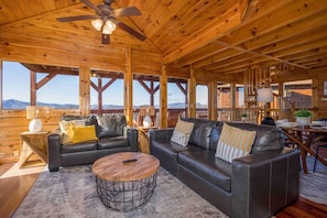 House - Breezy Ridge Cabin by Beyond Expectations With Hot Tub (Sevierville)