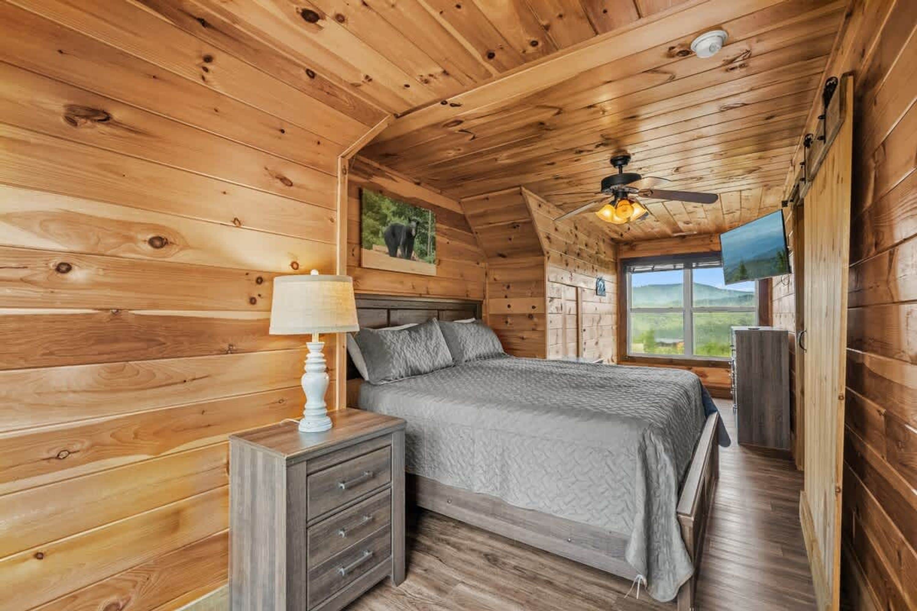 Suite | 6 bedrooms