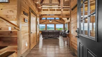 Suite | 6 bedrooms