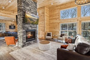 Suite - Bearodise by Beyond Expectations With Hot Tub (Sevierville)