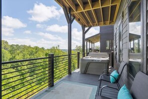House - Mountain Breeze Cabin by Beyond Expectations With Hot Tub (Sevierville)