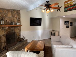 3 bedrooms - Working 9 to Pine by Beyond Expectations w Views (Sevierville)