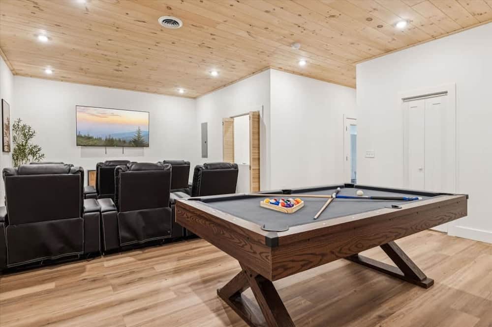 Horizons Ahead Mountain Home by Beyond Expectations With Pool