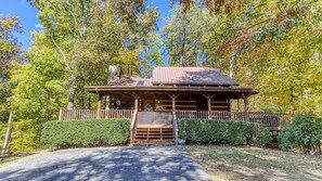 House - Laceys Place by Beyond Expectations With Hot Tub (Sevierville)