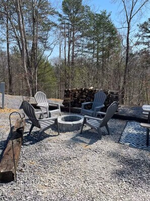 Apartment - Mountain Top Tiny House by Beyond Expectations (Sevierville)