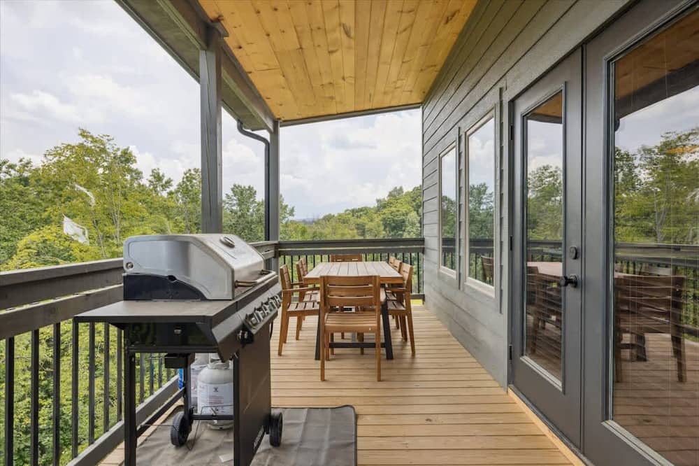 Peak Pursuit by Beyond Expectations Mountain Home With Indoor Pool