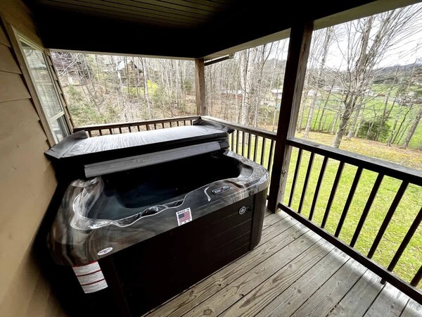 Kuntree Retreat Cabin By Beyond Expectations With Hot Tub - Walland, TN