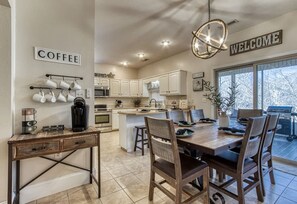 House - Saddleback Retreat by Beyond Expectations (Sevierville)