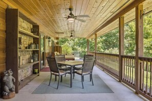 House | 3 bedrooms - Chasing Cubs Cabin by Beyond Expectations (Sevierville)