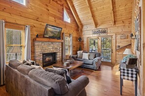 House - Firefly Holler Cabin by Beyond Expectations With Hot Tub (Pigeon Forge)