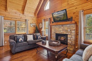 Suite - Firefly Holler Cabin by Beyond Expectations With Hot Tub (Pigeon Forge)