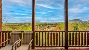 House - Majestic Overlook II by Beyond Expectations (Sevierville)