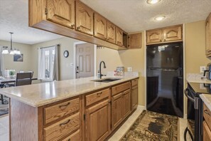 Suite - Bear Valley Cabin by Beyond Expectations (Pigeon Forge)