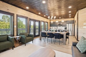 House - Peak Overlook by Beyond Expectations Mountain Retreat With Hot Tub (Pigeon Forge)