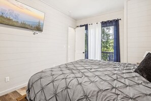 Suite | 4 bedrooms - Smoky Shores Lakeview Cabin by Beyond Expectations (Sevierville)