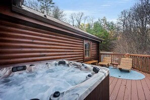 Suite | 6 bedrooms - Round Top Way Cabin by Beyond Expectations (Sevierville)