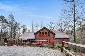 Suite | 6 bedrooms - Round Top Way Cabin by Beyond Expectations (Sevierville)