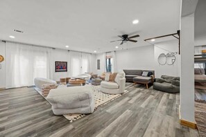 Suite - Round Top Way Cabin by Beyond Expectations (Sevierville)