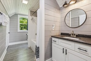 2 bedrooms - Mountain View Beauty by Beyond Expectations (Gatlinburg)