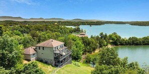 House | 4 bedrooms - Lighthouse Lookout by Beyond Expectations With Dock (Sevierville)