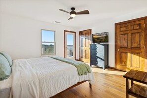 House - Lighthouse Lookout by Beyond Expectations With Dock (Sevierville)