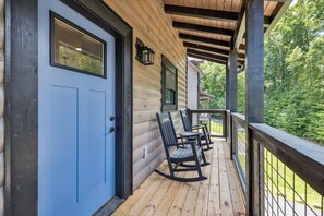 House | 3 bedrooms - Villa De Luxe Cabin by Beyond Expectations With Pool (Pigeon Forge)