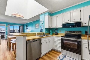 Fridge, microwave, oven, stovetop - 🌊Ocean Views | Steps to Beach | Family Friendly Amenities | Tilghman Beach Unit (North Myrtle Beach)