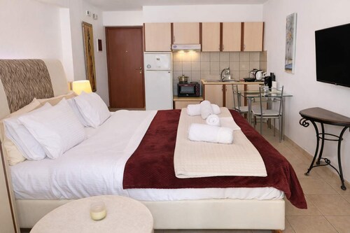 Crete Studios - Sitia Sunny Retreat With Balcony